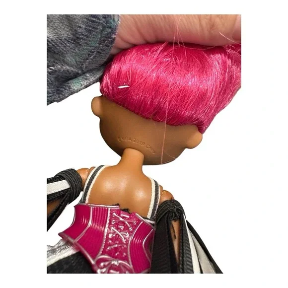 LOL Surprise OMG Fashion Dolls Lot of 2 MGA 2019 Goth & Glam Outfits Loose - Picture 6 of 6